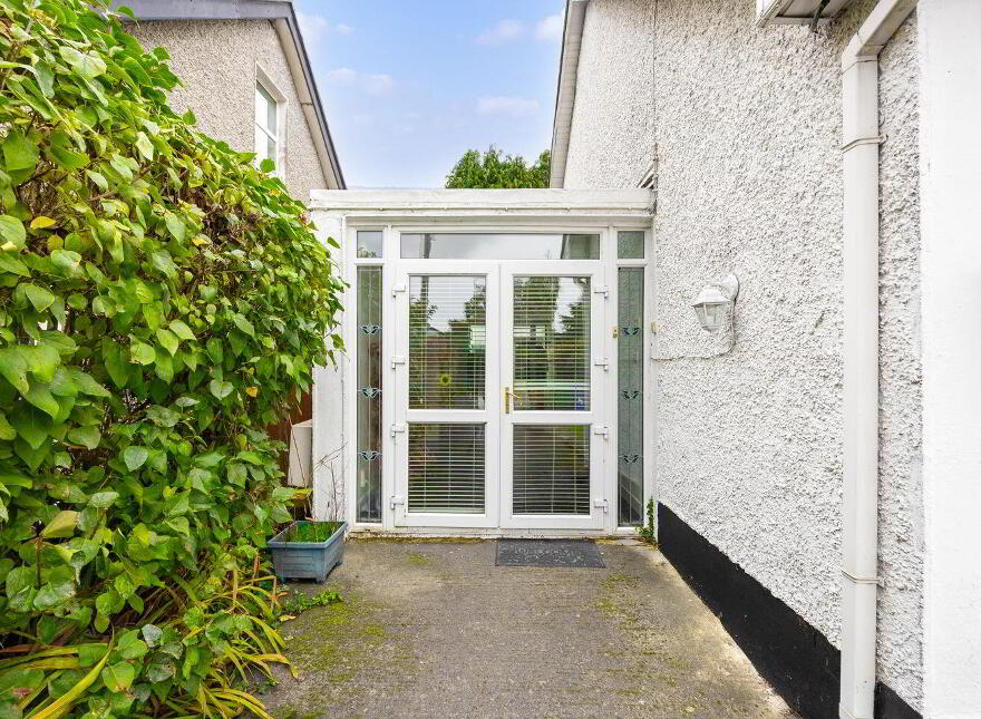 19 Mount Carmel, Newbridge, W12DK29
