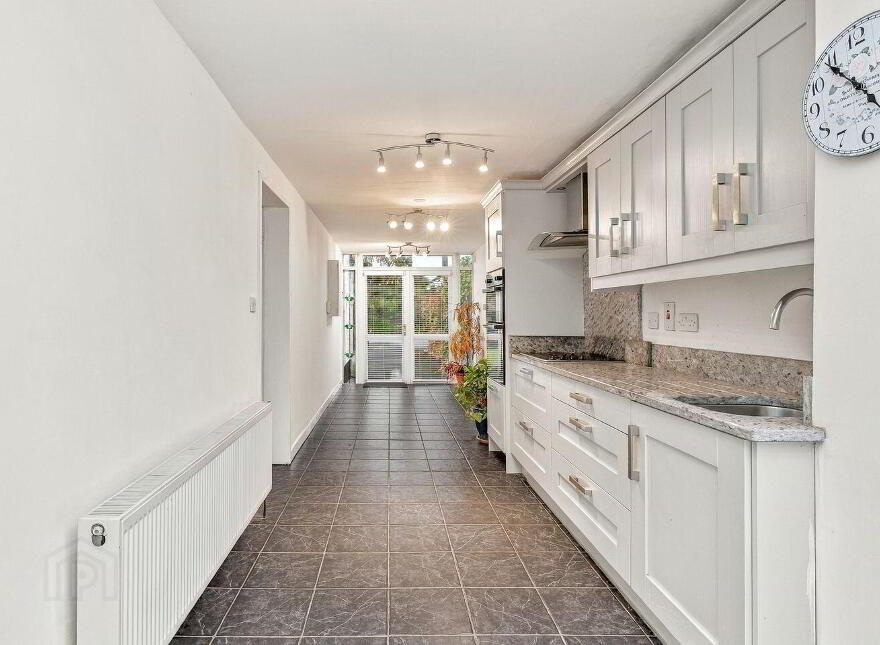 19 Mount Carmel, Newbridge, W12DK29