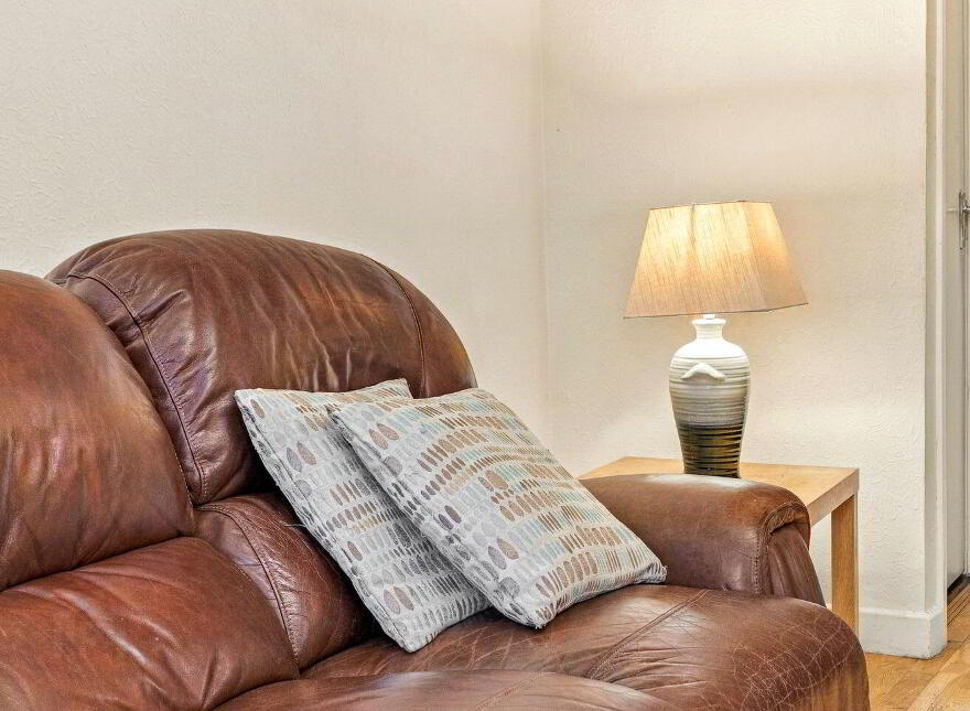 19 Mount Carmel, Newbridge, W12DK29