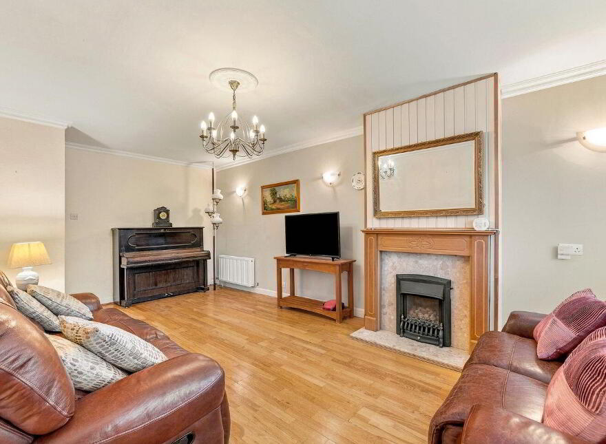 19 Mount Carmel, Newbridge, W12DK29