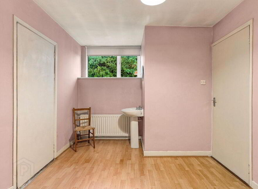 19 Mount Carmel, Newbridge, W12DK29