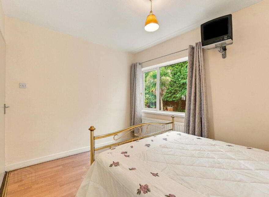 19 Mount Carmel, Newbridge, W12DK29