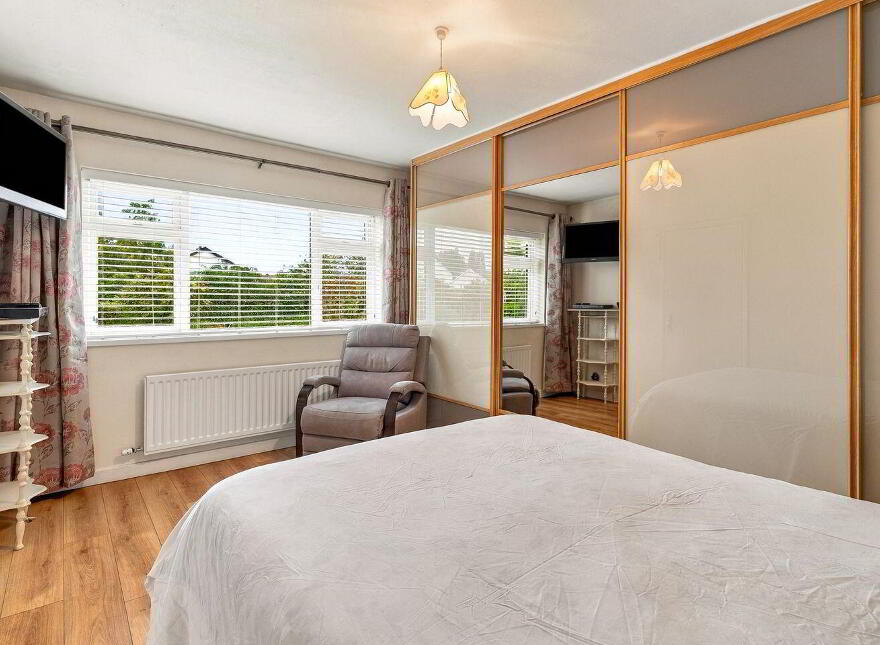 19 Mount Carmel, Newbridge, W12DK29