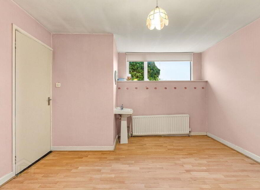 19 Mount Carmel, Newbridge, W12DK29