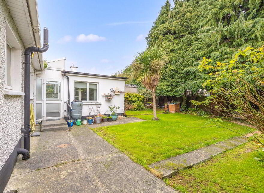 19 Mount Carmel, Newbridge, W12DK29