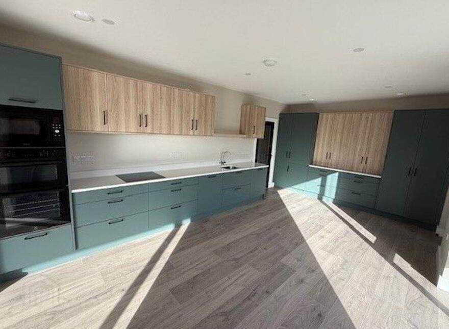 West Commons, Ardfert, V92KX82