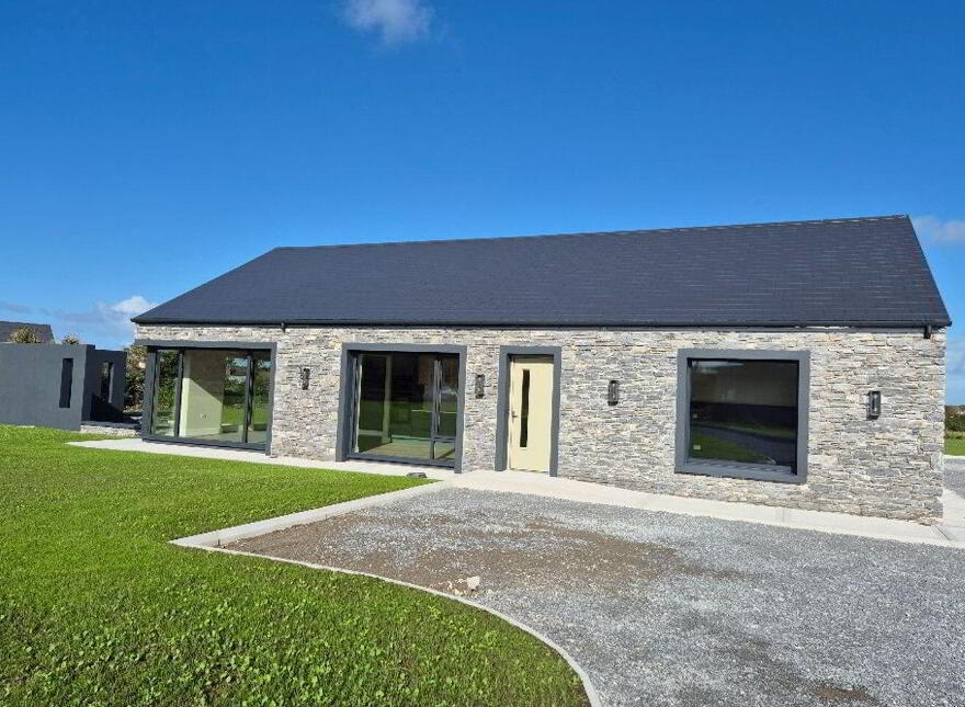 West Commons, Ardfert, V92KX82