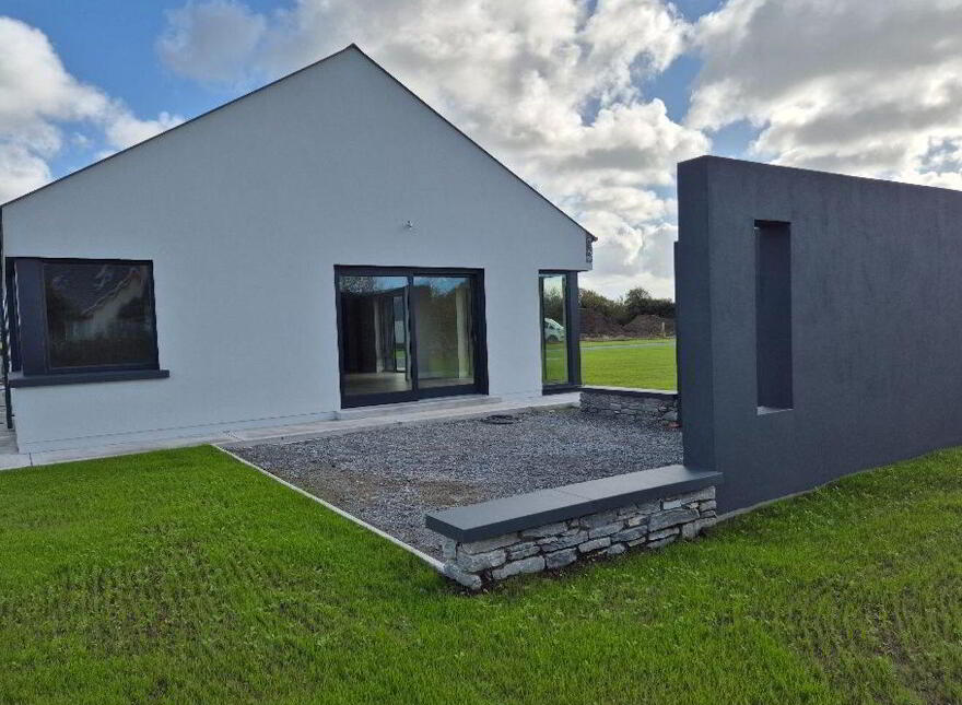 West Commons, Ardfert, V92KX82