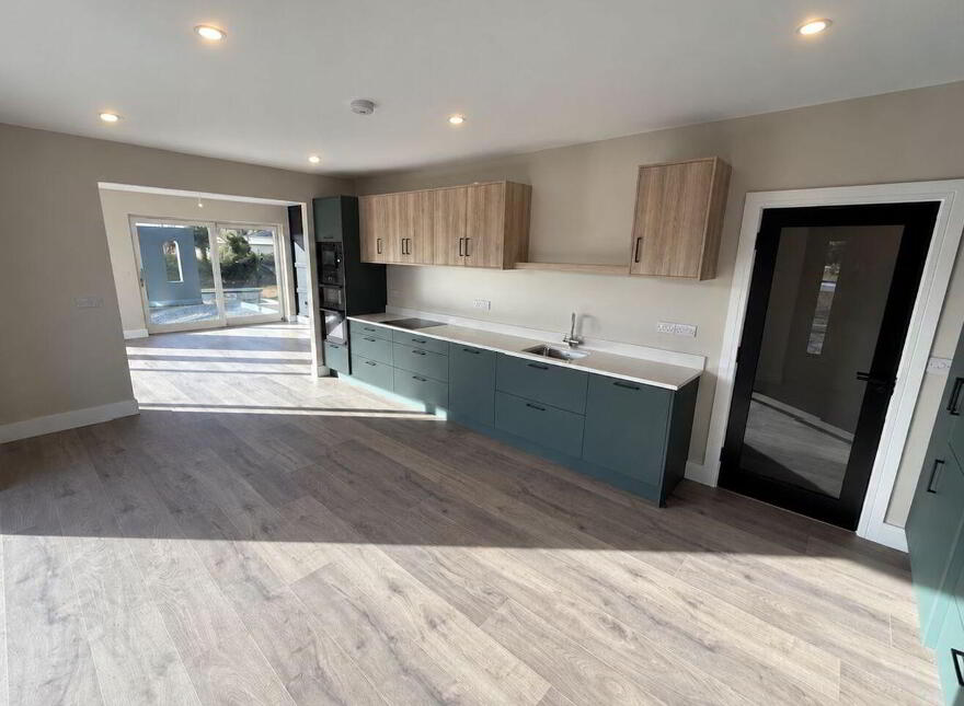 West Commons, Ardfert, V92KX82