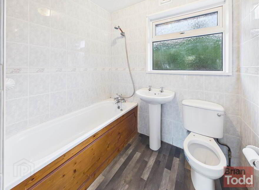 Wyncairn Avenue, Larne, BT40 2ED