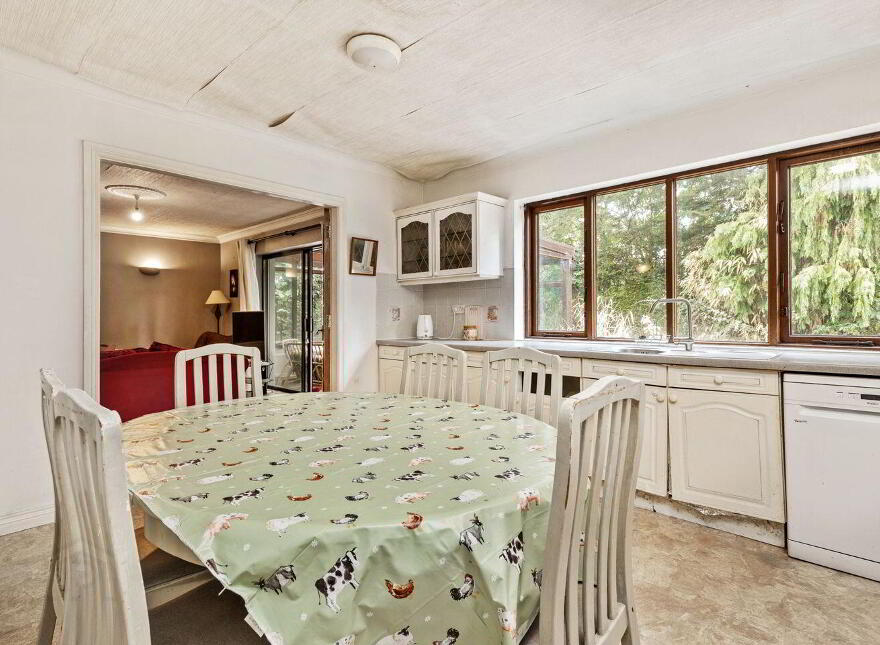 6 The Glade, Oak Park, Road, R93TF67