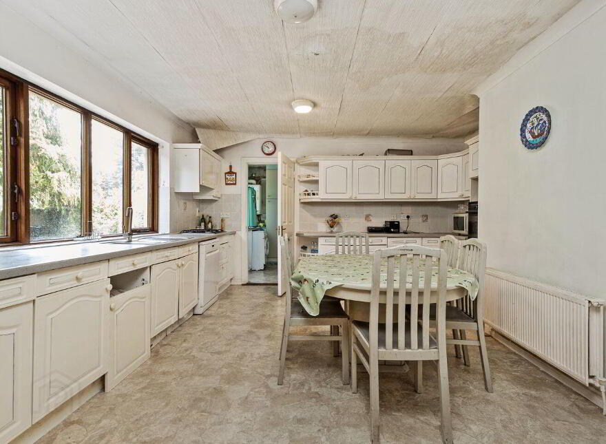 6 The Glade, Oak Park, Road, R93TF67
