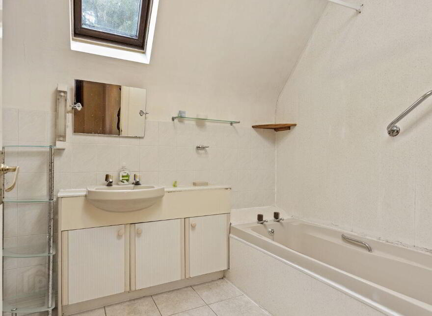6 The Glade, Oak Park, Road, R93TF67