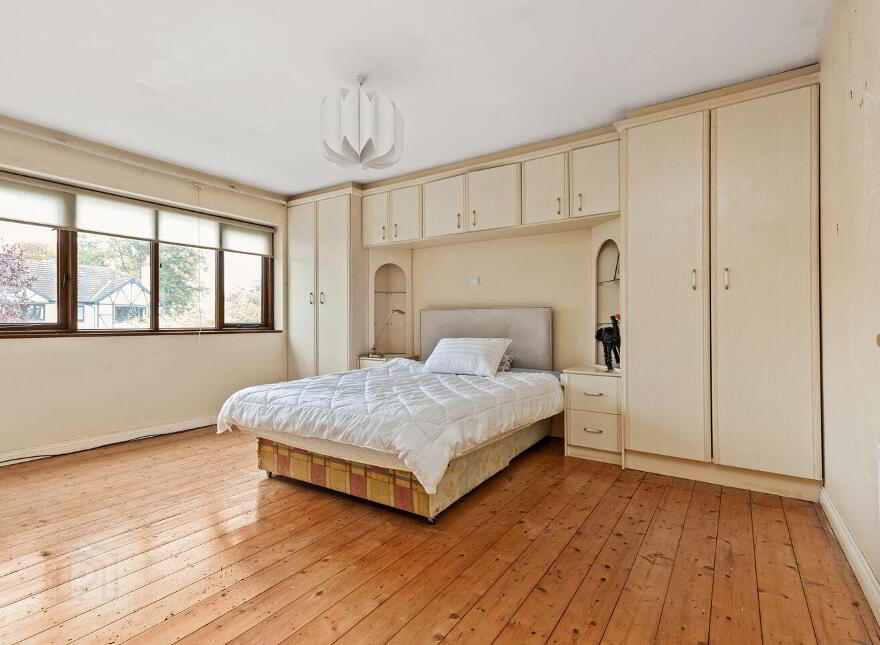 6 The Glade, Oak Park, Road, R93TF67