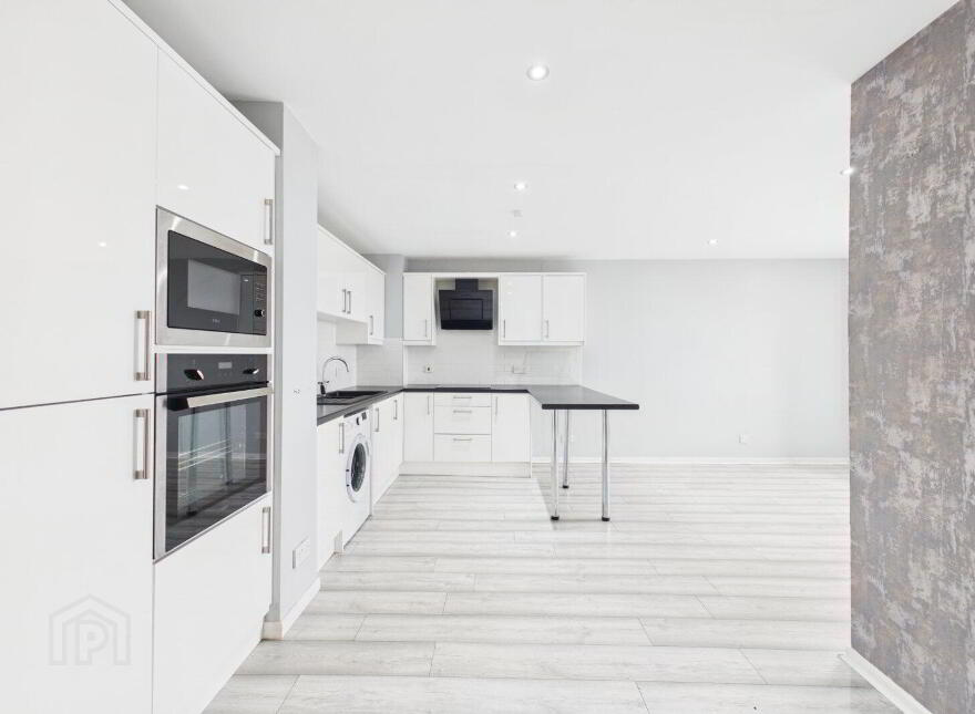 Flat 4 Tyrone House, 30 Adelaide Street, Belfast, BT2 8HH