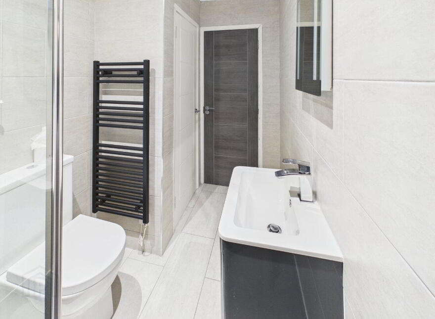 Flat 4 Tyrone House, 30 Adelaide Street, Belfast, BT2 8HH