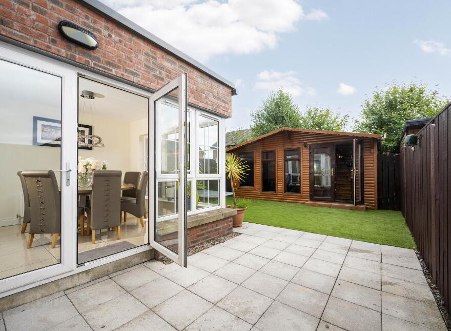 23 Magheralave Meadows, Lisburn, BT28 3NT