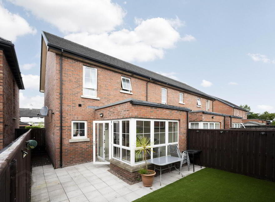 23 Magheralave Meadows, Lisburn, BT28 3NT