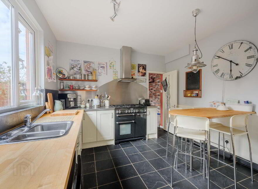 7 Knock Road, Belfast, BT5 6LA