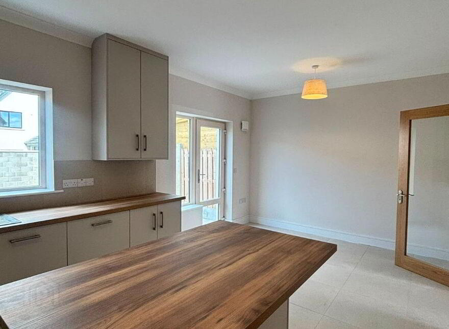 2 Heather Grove, Janeville, Carrigaline, P43YV00