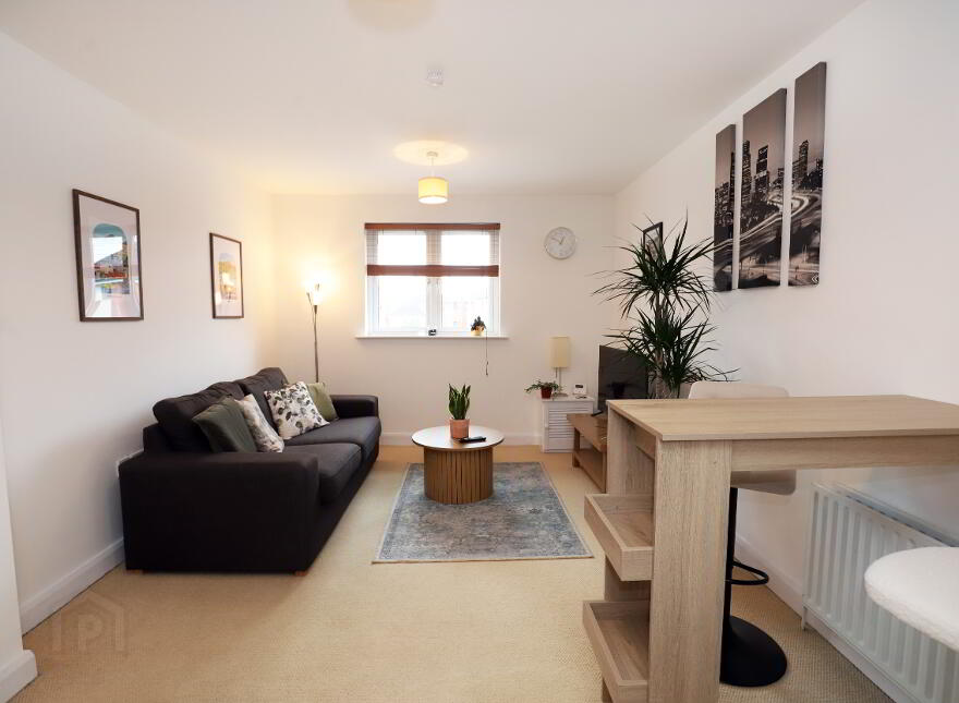 Annesley Building SHORT TERM RENTAL, 19 Bakers Court, Ravenhill, Belfast, BT6 8QY