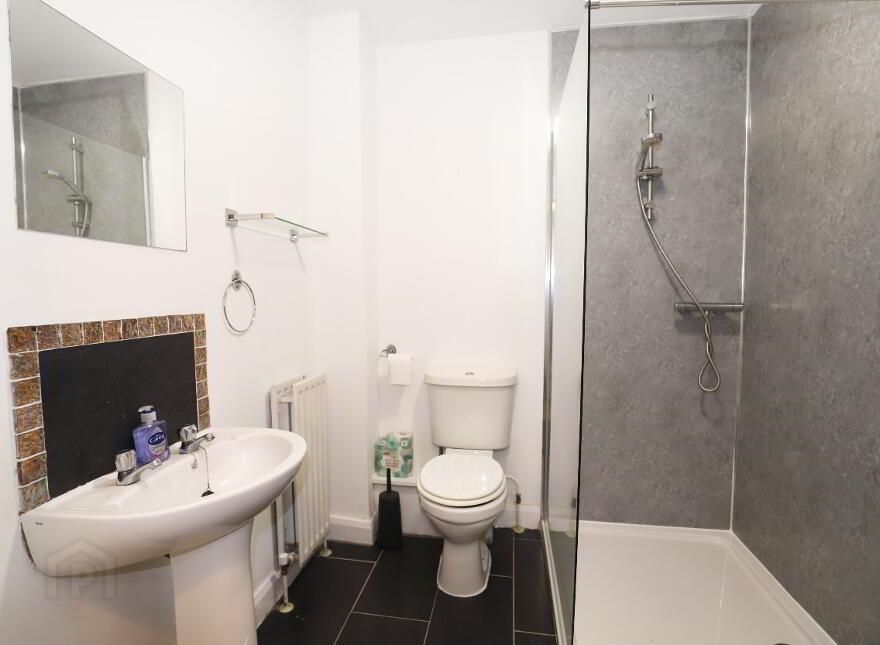 Annesley Building SHORT TERM RENTAL, 19 Bakers Court, Ravenhill, Belfast, BT6 8QY