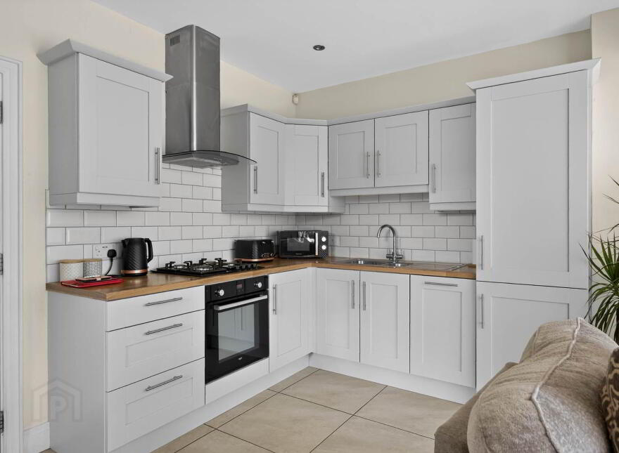 2 Meadow Crescent, Lisburn, BT28 3RN