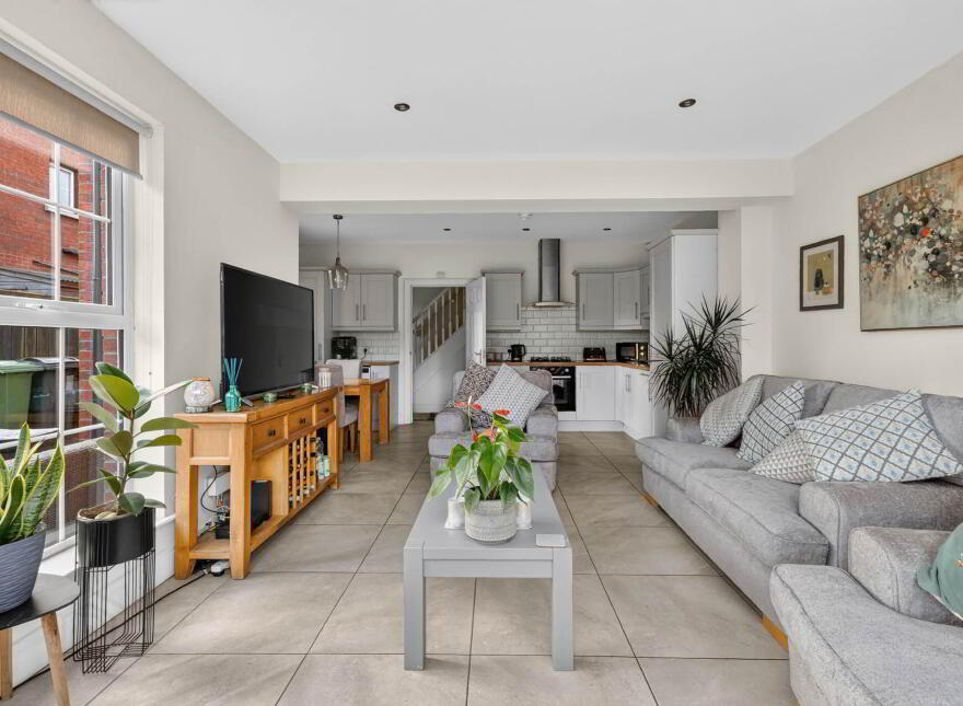 2 Meadow Crescent, Lisburn, BT28 3RN