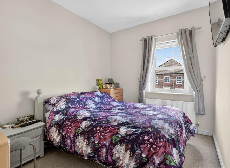 2 Meadow Crescent, Lisburn, BT28 3RN