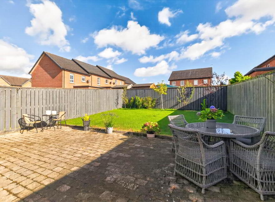 2 Meadow Crescent, Lisburn, BT28 3RN