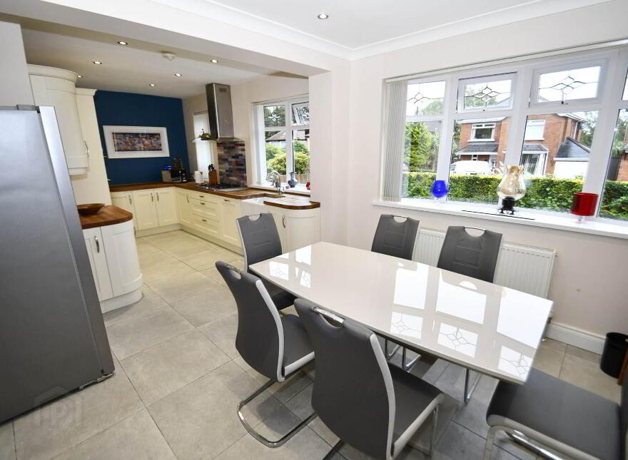 49 Sunningdale Park, Cavehill, Belfast, BT14 6RW