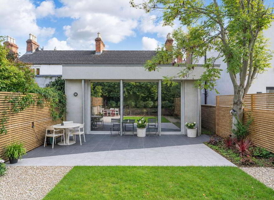 9 Beechwood Avenue Lower, Ranelagh, D06YV07