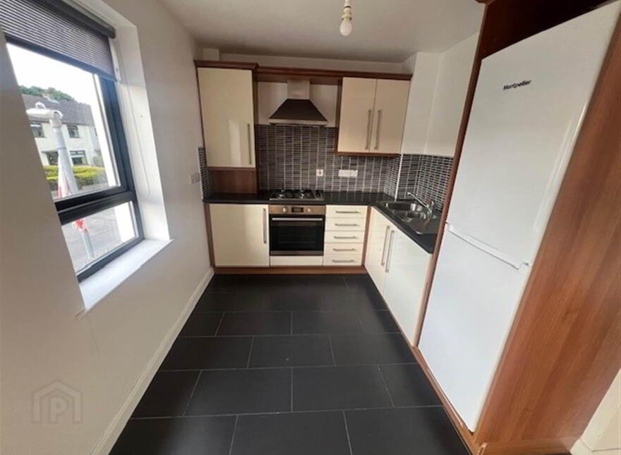 24 Drumadoon Square, Dundonald, Belfast, BT16 2QN