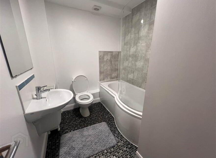 24 Drumadoon Square, Dundonald, Belfast, BT16 2QN