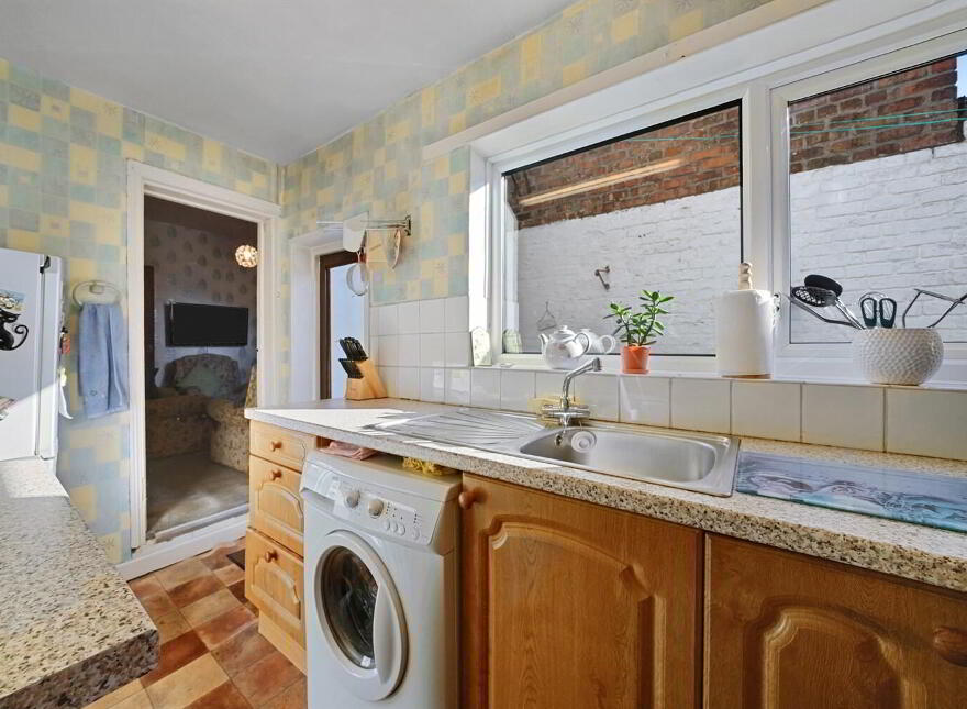 128 Dunluce Avenue, Lisburn Road, Belfast, BT9 7AZ