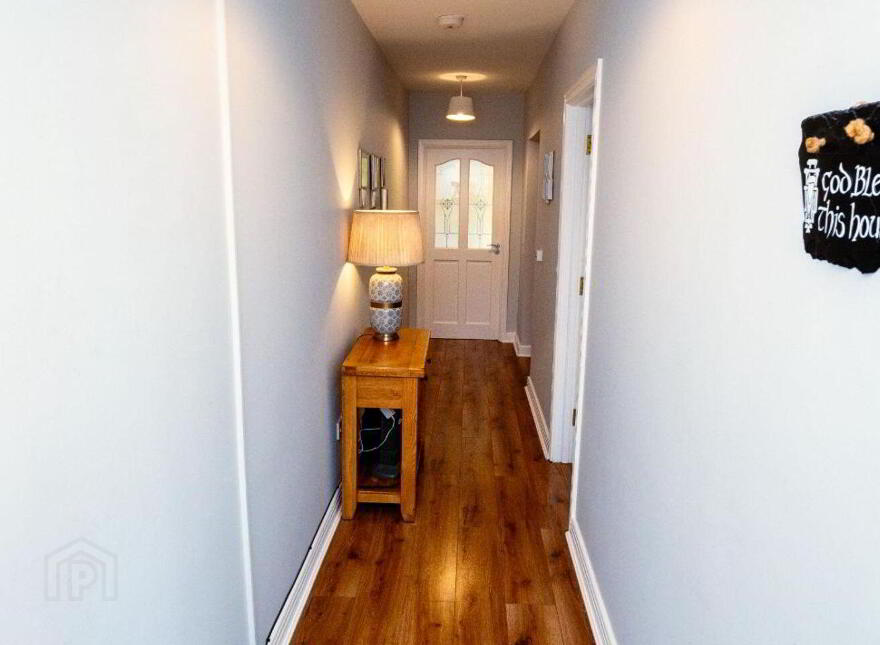 25 Macregol Cuirt, Birr, R42NY26