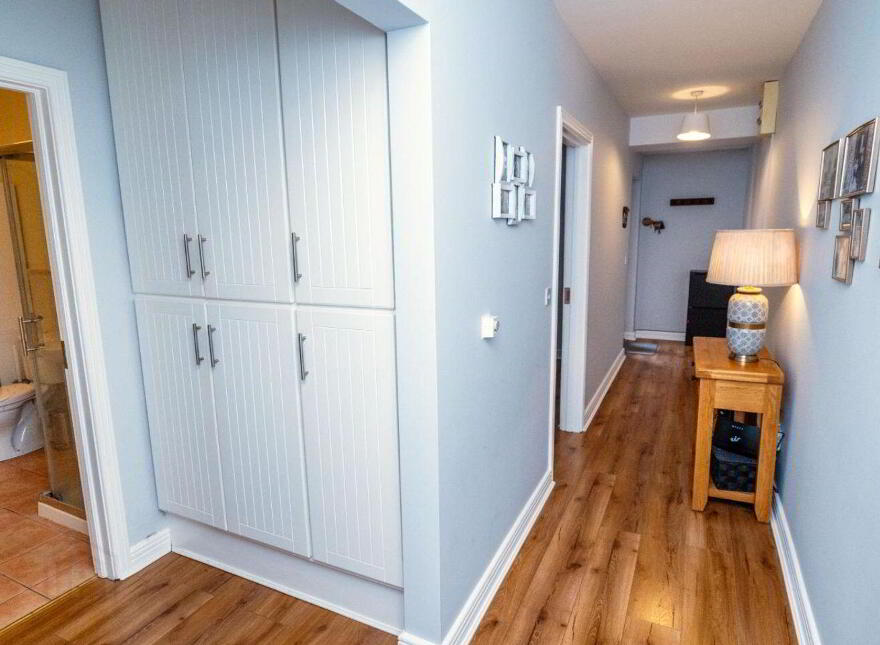 25 Macregol Cuirt, Birr, R42NY26