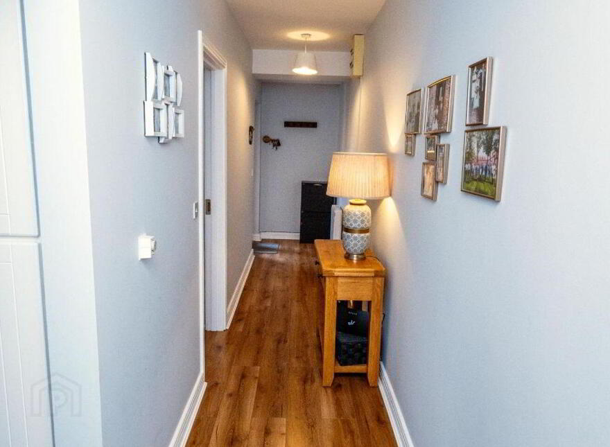 25 Macregol Cuirt, Birr, R42NY26