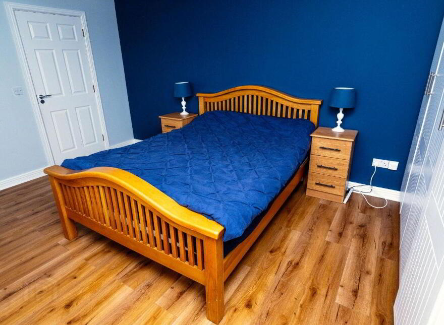 25 Macregol Cuirt, Birr, R42NY26