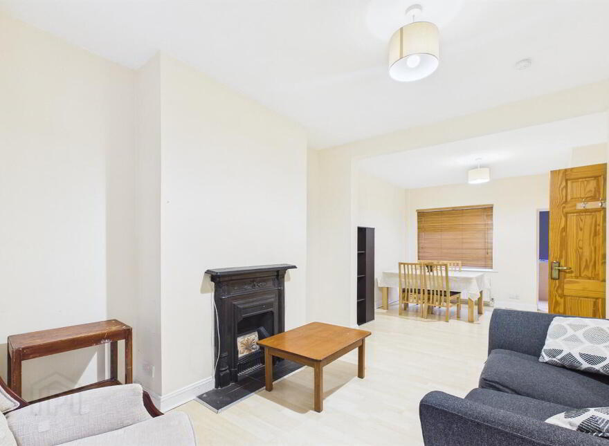32 Hollycroft Avenue, Belfast, BT5 5JE