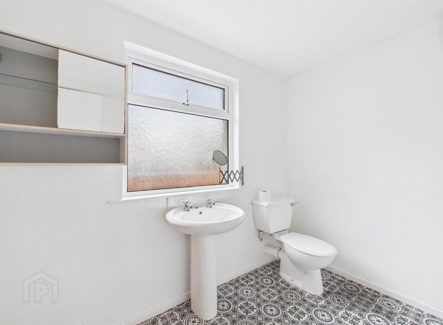 32 Hollycroft Avenue, Belfast, BT5 5JE