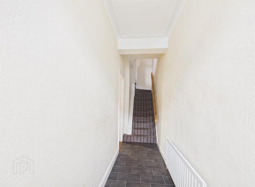 32 Hollycroft Avenue, Belfast, BT5 5JE