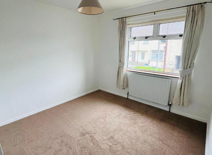 8 Bellair Park, Larne, BT40 2ES
