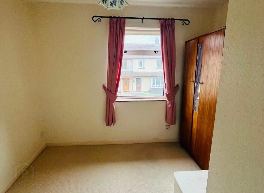 8 Bellair Park, Larne, BT40 2ES