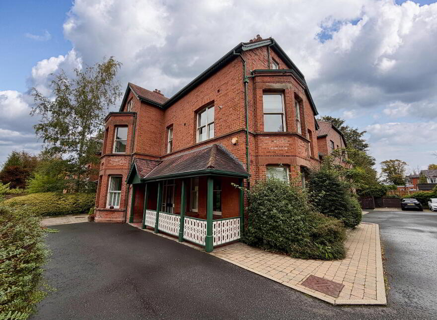 Apt E, Seaver House, 138 Malone Road, Belfast, BT9 5LH