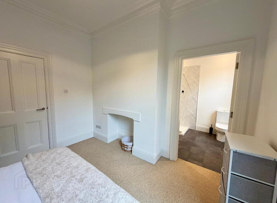 Apt E, Seaver House, 138 Malone Road, Belfast, BT9 5LH