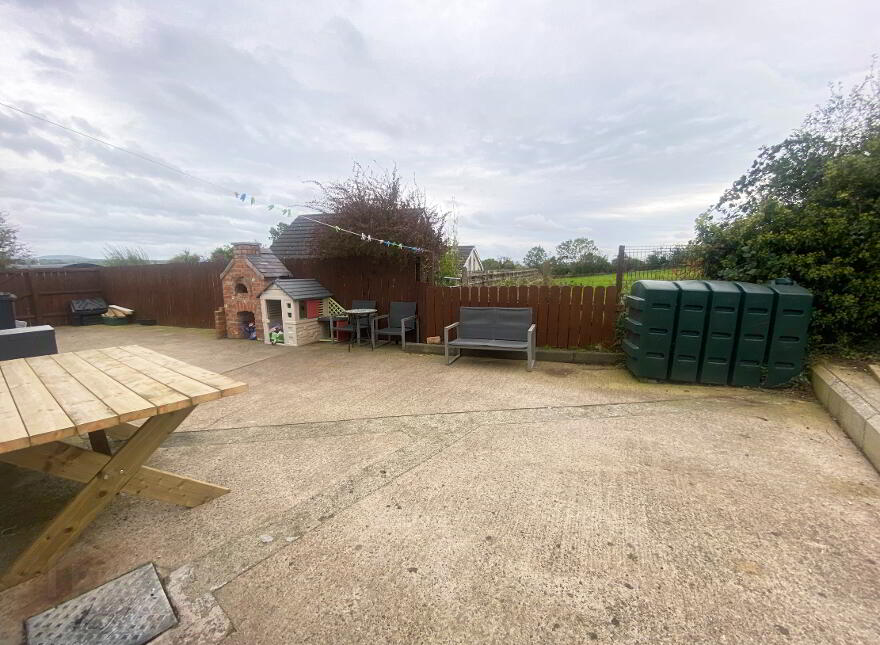 33 Kilmacrew Road, Banbridge, BT32 4EP