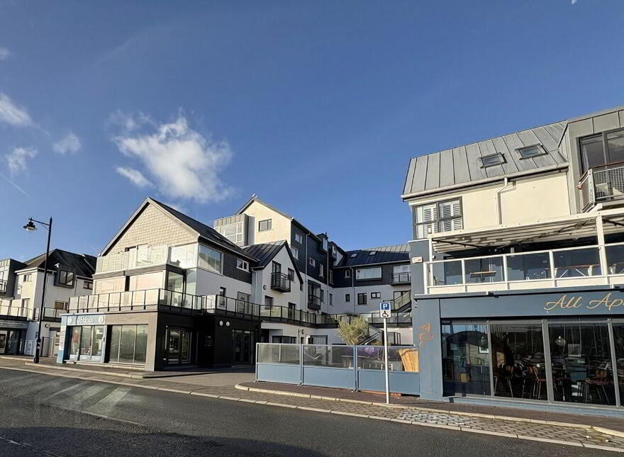16 Shearwater, Pier Road, Kinsale, P17NA09