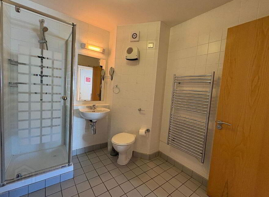 16 Shearwater, Pier Road, Kinsale, P17NA09