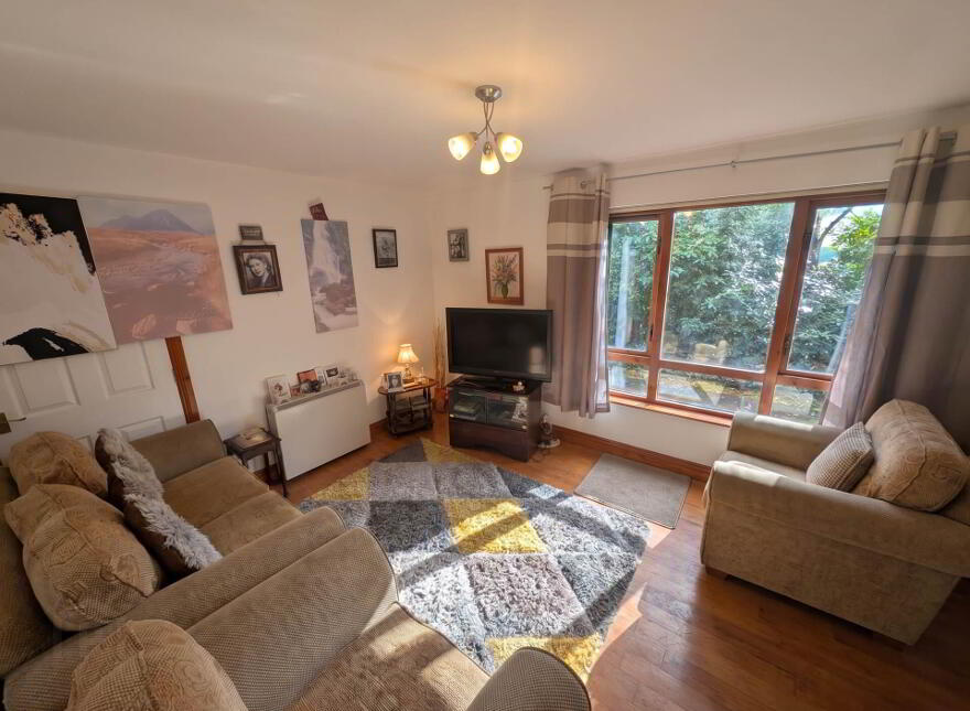 6 Meadowhill, Glen Road, Belfast, BT11 8QR